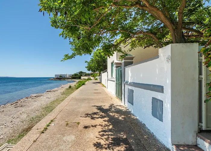 Ondina T * Carloforte (Isola di San Pietro)