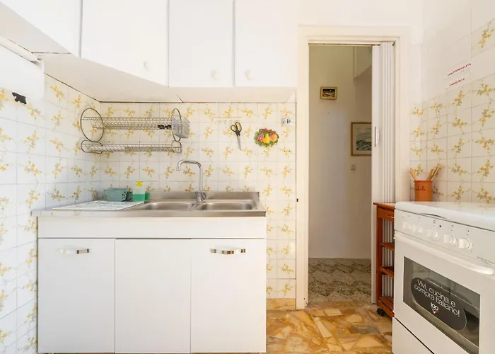 Ondina T Carloforte (Isola di San Pietro)